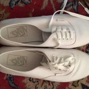 White Vans sneakers unisex